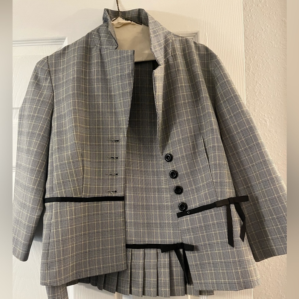 Skirt suit set